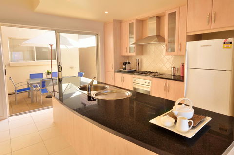 Adelaide Luxury Beach House - Rental Cars 26