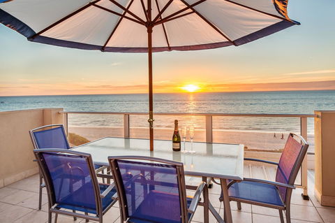 Adelaide Luxury Beach House - Rental Cars 9