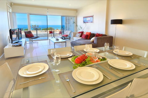 Adelaide Luxury Beach House - Rental Cars 5