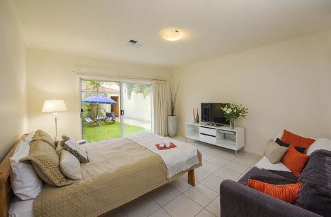 Adelaide Luxury Beach House - Rental Cars 33