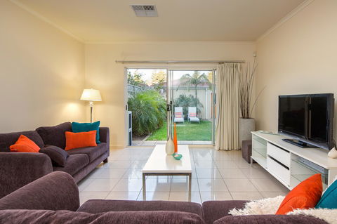 Adelaide Luxury Beach House - Rental Cars 32