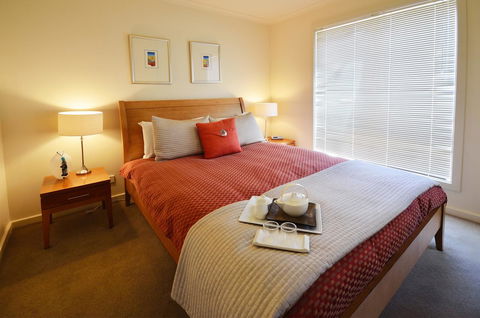 Adelaide Luxury Beach House - Rental Cars 34