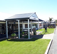 Meningie's Waterfront Motel - Rental Cars