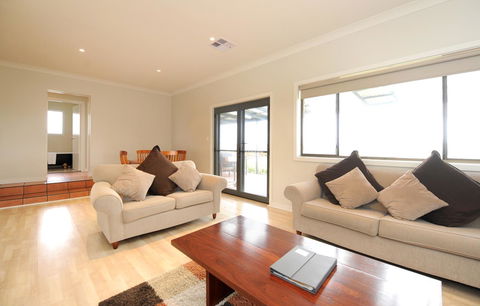 The Barn Accommodation - Rental Cars 41