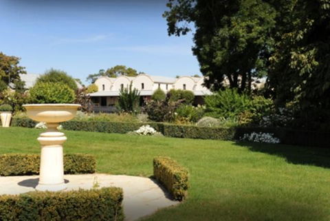 The Barn Accommodation - Rental Cars 2