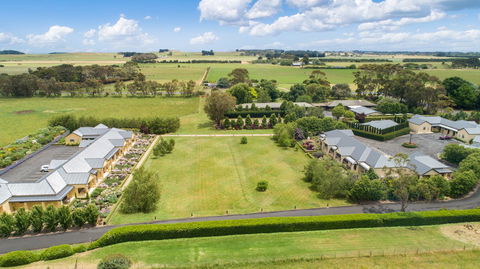 The Barn Accommodation - Rental Cars 1