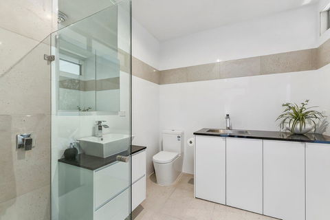 KENNEDY EXECUTIVE TOWNHOUSE - Rental Cars 5