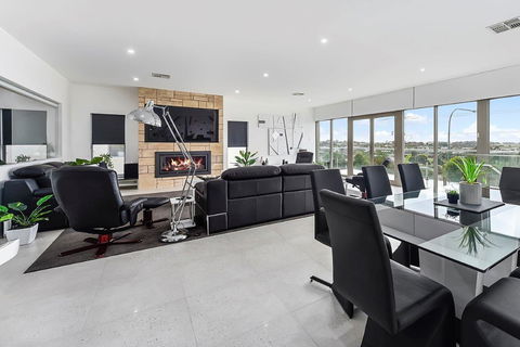 KENNEDY EXECUTIVE TOWNHOUSE - Rental Cars 19