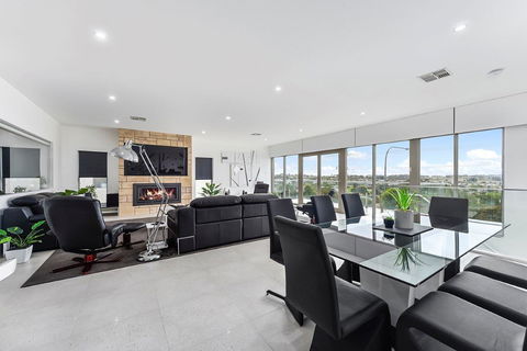 KENNEDY EXECUTIVE TOWNHOUSE - Rental Cars 3