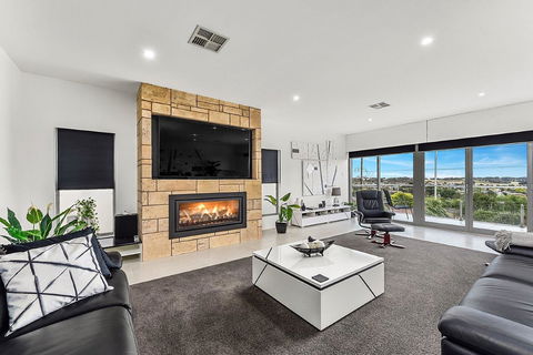 KENNEDY EXECUTIVE TOWNHOUSE - Rental Cars 0