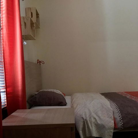 KI Dragonfly Guesthouse - Rental Cars 15