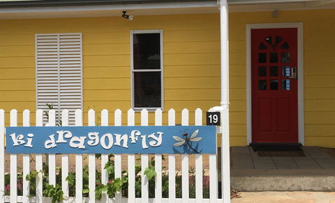 KI Dragonfly Guesthouse - Rental Cars 4