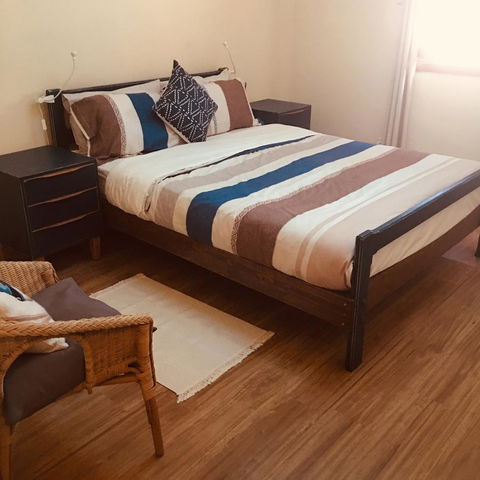 KI Dragonfly Guesthouse - Rental Cars 22