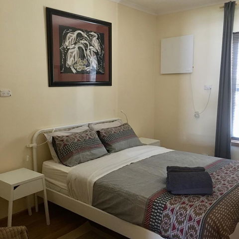 KI Dragonfly Guesthouse - Rental Cars 26