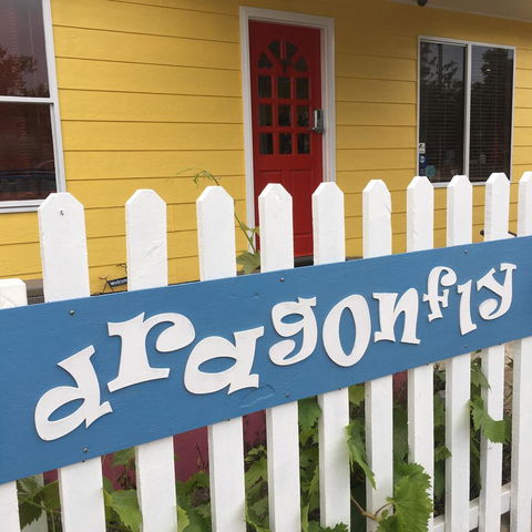 KI Dragonfly Guesthouse - Rental Cars 2