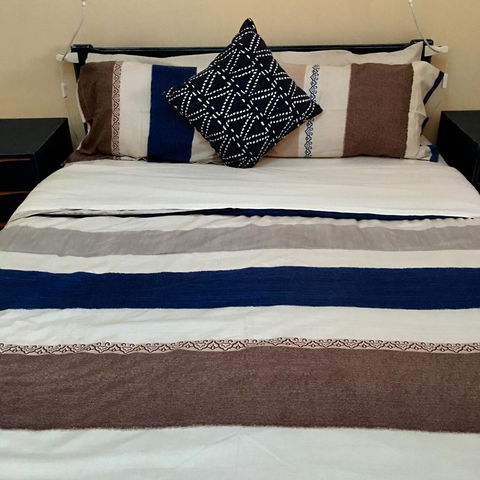 KI Dragonfly Guesthouse - Rental Cars 18