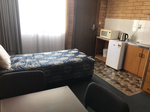 Frewville Motor Inn - Rental Cars 10