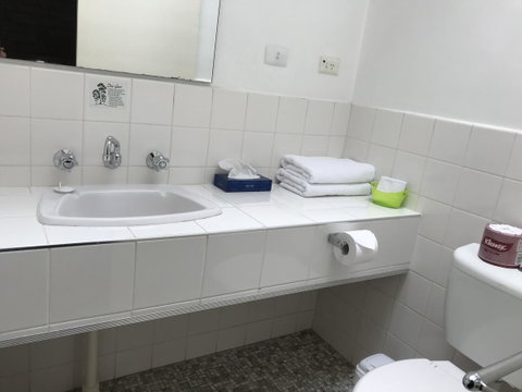 Frewville Motor Inn - Rental Cars 8
