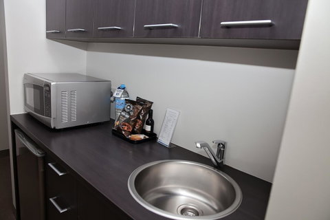 Mawson Lakes Hotel - Rental Cars 32