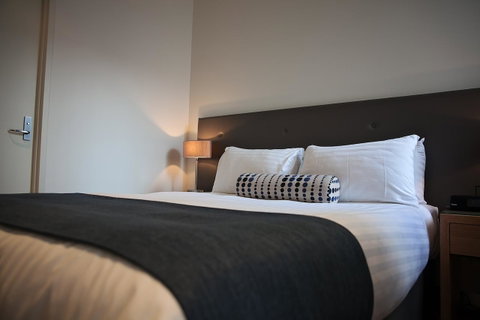 Mawson Lakes Hotel - Rental Cars 2