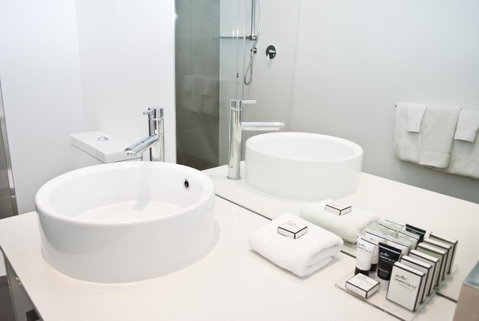 Mawson Lakes Hotel - Rental Cars 4