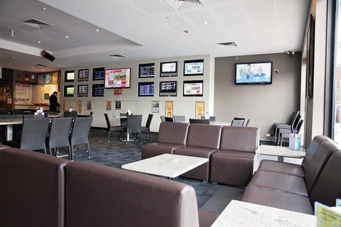 Mawson Lakes Hotel - Rental Cars 19