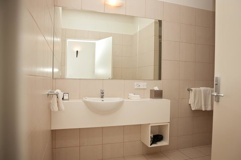 Mawson Lakes Hotel - Rental Cars 36