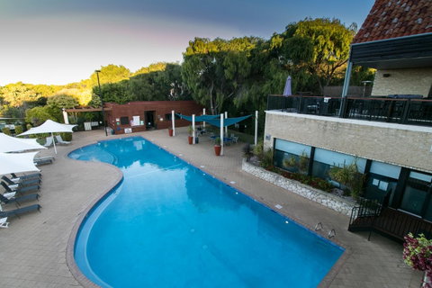 Club Wyndham Dunsborough, Trademark Collection By Wyndham - Rental Cars 4