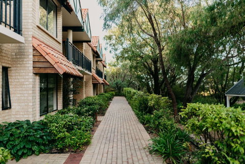 Club Wyndham Dunsborough, Trademark Collection By Wyndham - Rental Cars 2