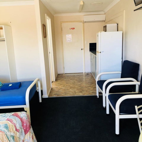 Bay Lodge - Rental Cars 44