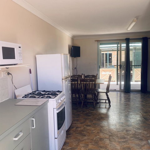 Bay Lodge - Rental Cars 21