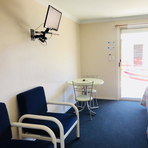 Bay Lodge - Rental Cars 34