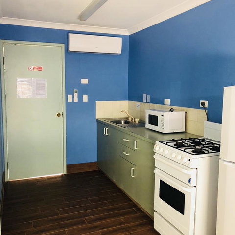 Bay Lodge - Rental Cars 36