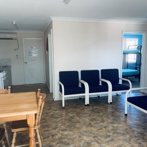 Bay Lodge - Rental Cars 23