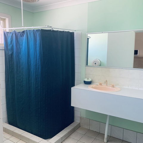 Bay Lodge - Rental Cars 25