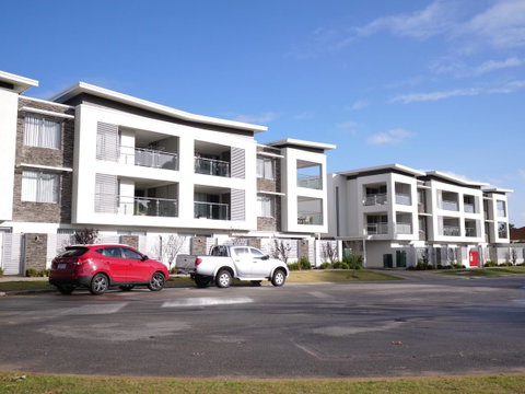 Yaran Suites - Rental Cars 32