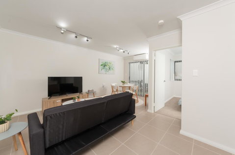 Yaran Suites - Rental Cars 30