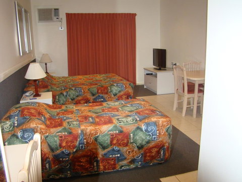 Dunsborough Central Motel - Rental Cars 17