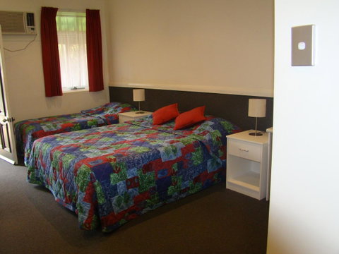 Dunsborough Central Motel - Rental Cars 15