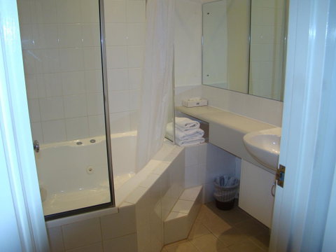 Dunsborough Central Motel - Rental Cars 11