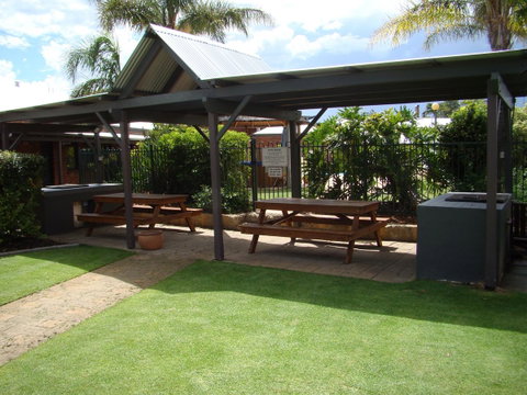 Dunsborough Central Motel - Rental Cars 4