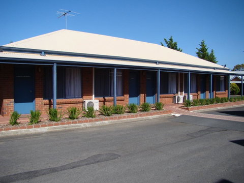Dunsborough Central Motel - Rental Cars 36