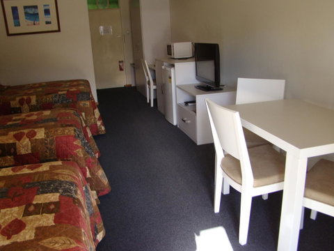 Dunsborough Central Motel - Rental Cars 9