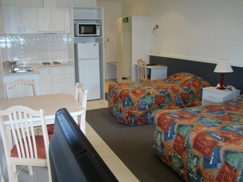 Dunsborough Central Motel - Rental Cars 20