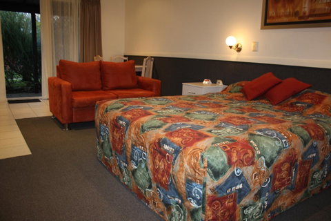 Dunsborough Central Motel - Rental Cars 29