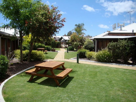 Dunsborough Central Motel - Rental Cars 3
