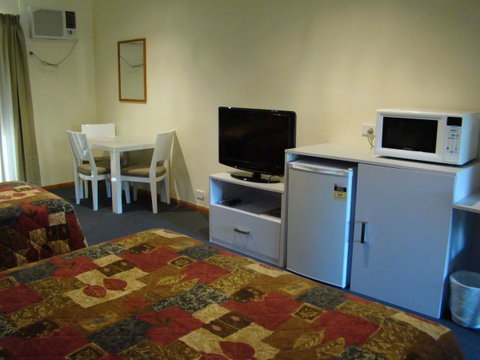 Dunsborough Central Motel - Rental Cars 8