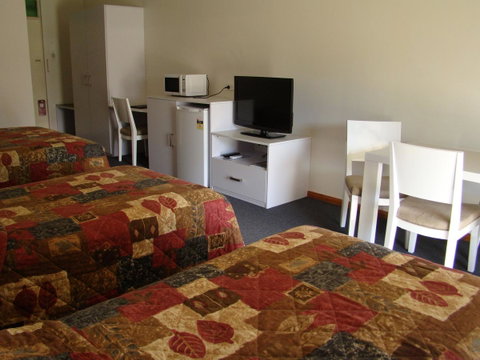 Dunsborough Central Motel - Rental Cars 13