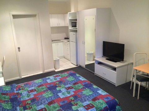 Dunsborough Central Motel - Rental Cars 33