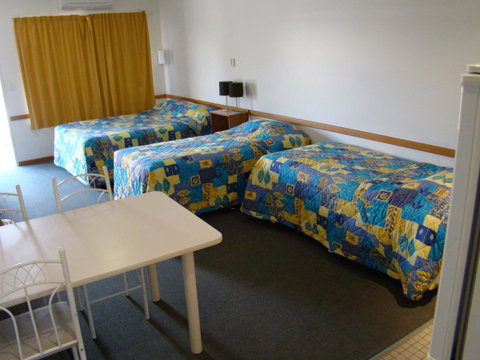 Dunsborough Central Motel - Rental Cars 35